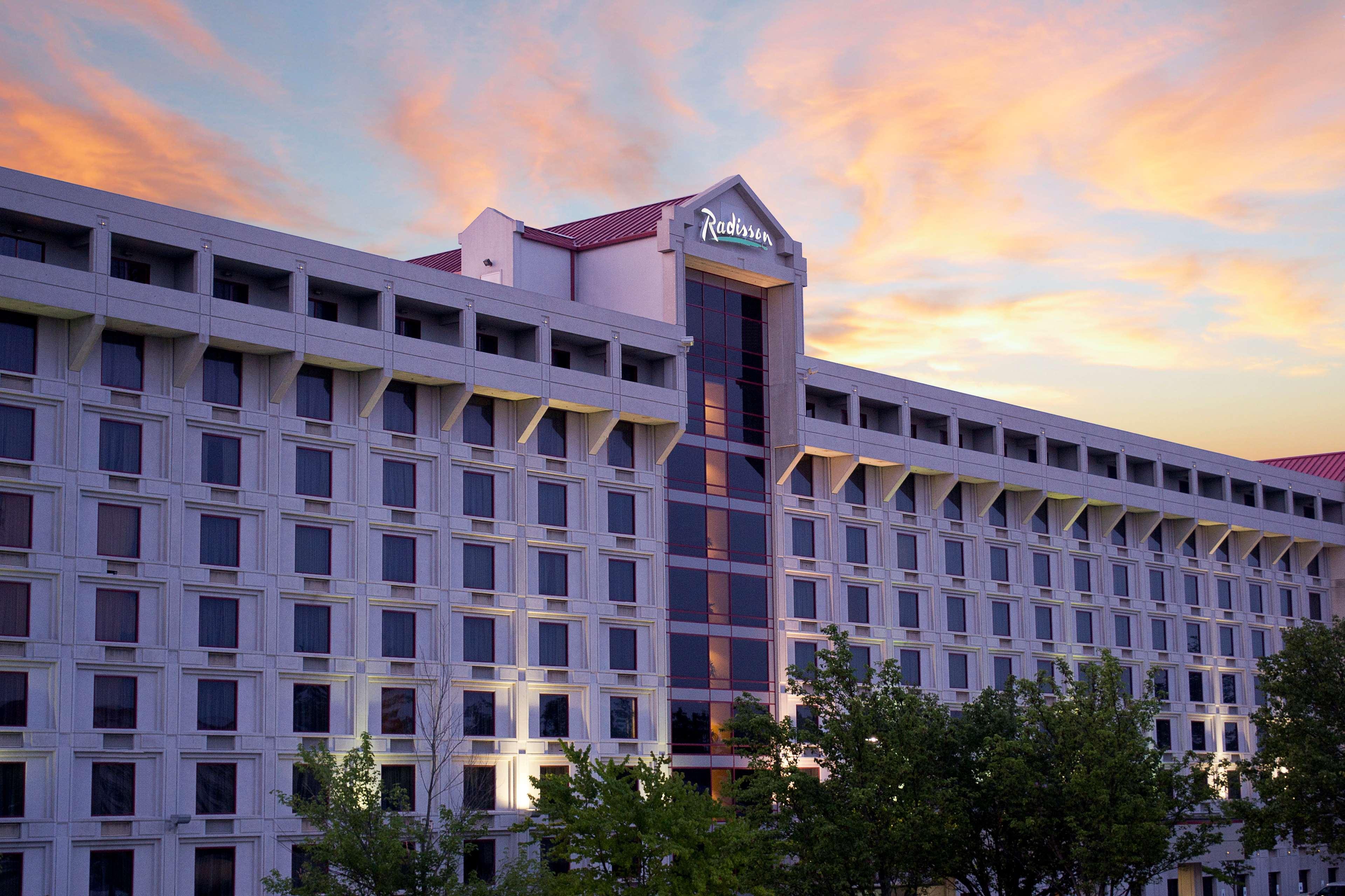 Radisson Hotel แบรนสัน ภายนอก รูปภาพ